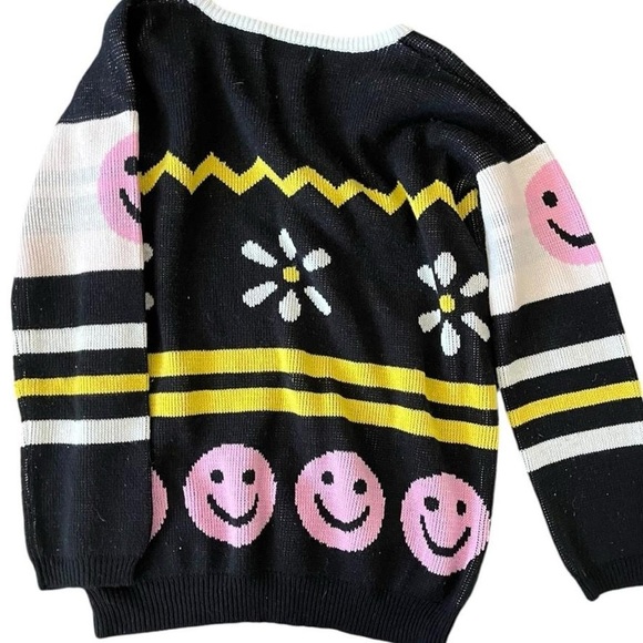Black and yellow sweater with smiley faces - super cute! #y2k #smileyface - Picture 3 of 6